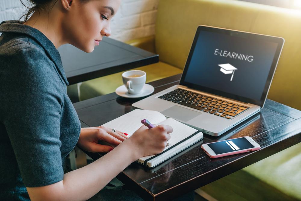 Contenidos de e-learning con IA