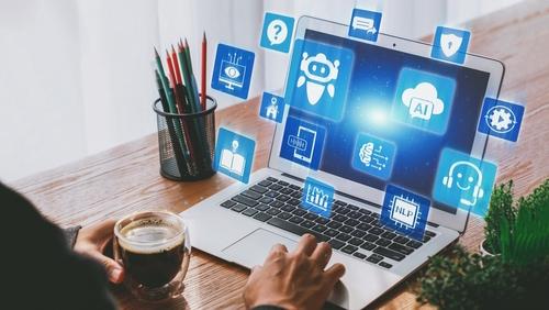 Guiones multicanal con IA